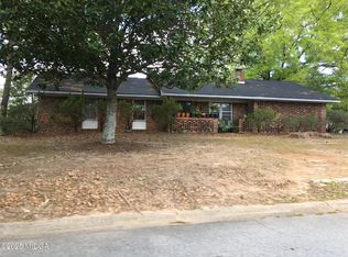 201 Valencia Cir, Centerville, GA 31028