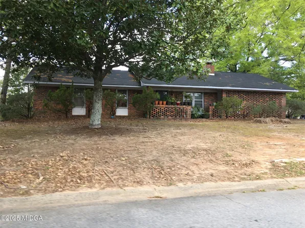 201 Valencia Cir, Centerville, GA 31028