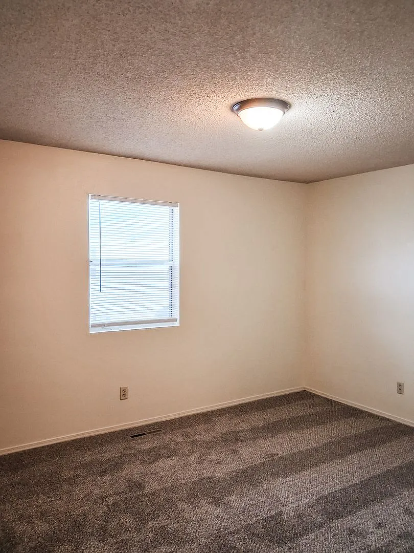Appletree Apartments — Photo 3