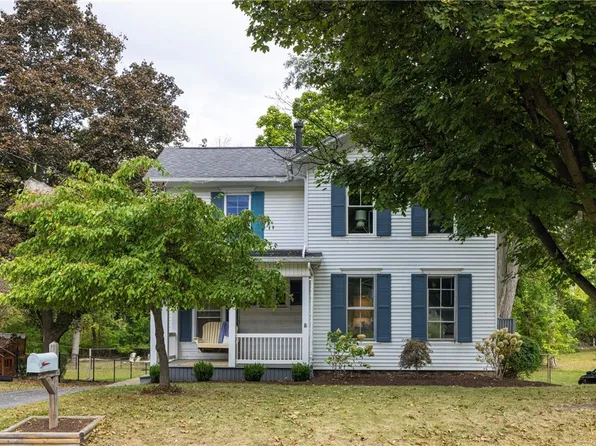 261 S Pearl St, Canandaigua, NY 14424