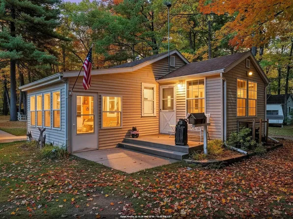 N7805 Noquebay Rd, Crivitz, WI 54114