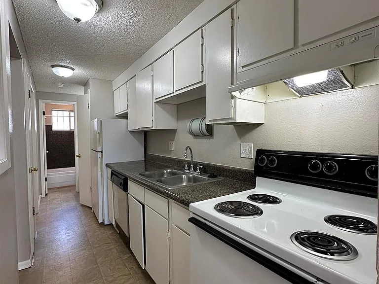 3350 S Grant St — Photo 9