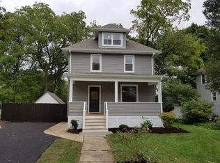 621 S Wheaton Ave, Wheaton, IL 60187