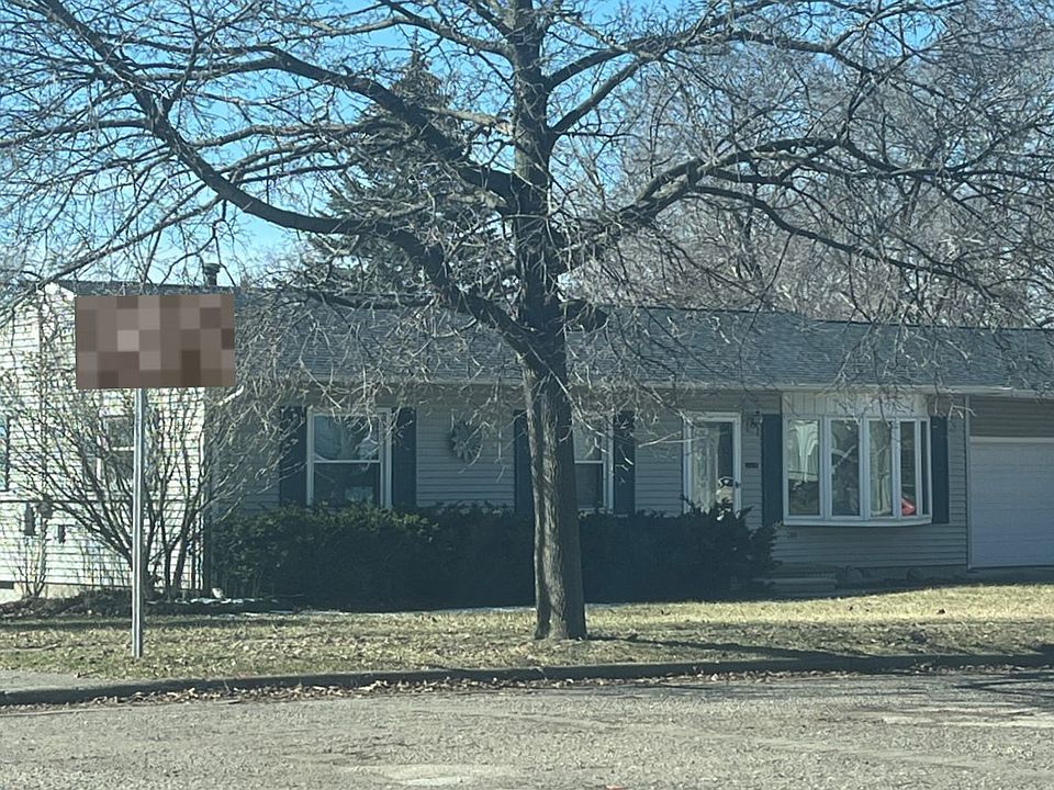 2nd image of 206 Hi Mount Cir