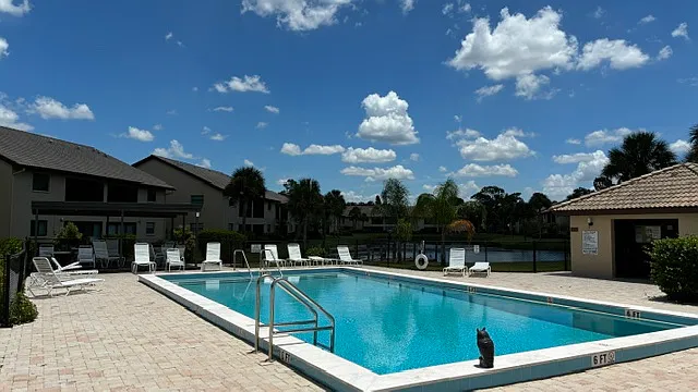 2 bed, 1064 sqft, $1,800 — Photo 4