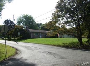 1698 Creek View Rd, Bethlehem, PA 18015