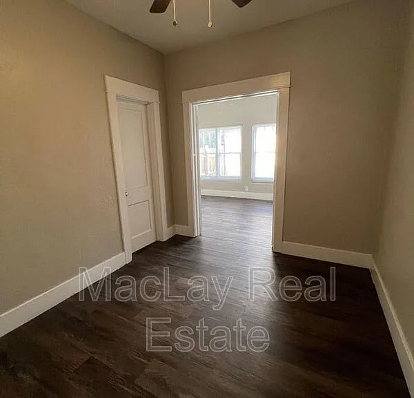 2032 W Adams St #1 — Photo 8