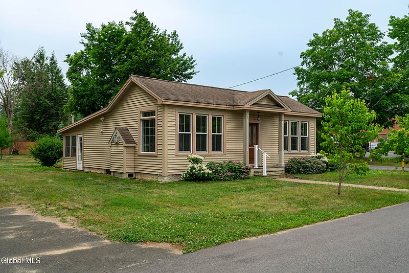 2nd image of 52 Mitchell Street