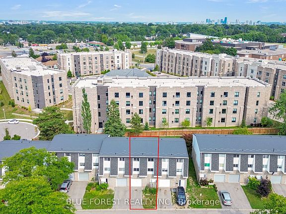 3rd image of 40 Fairfax Ct E Unit 6