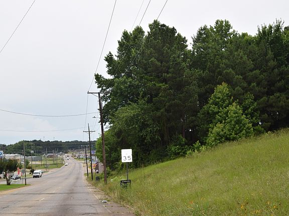 3rd image of 1 Main St