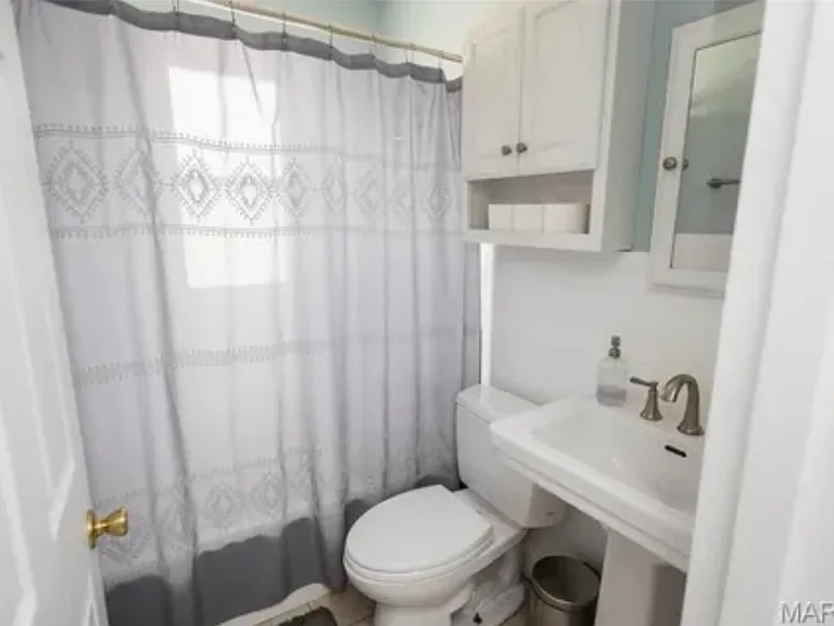 1327 Kraft St — Photo 10
