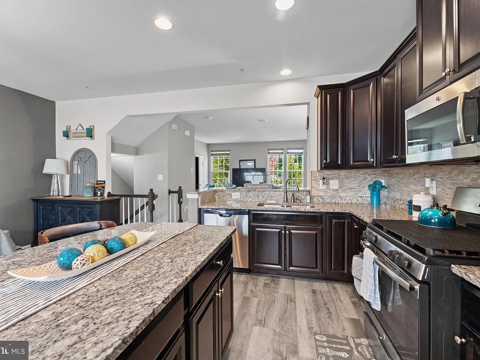 3 bed, 2.5 bath, 1960 sqft, $2,750 — Photo 4