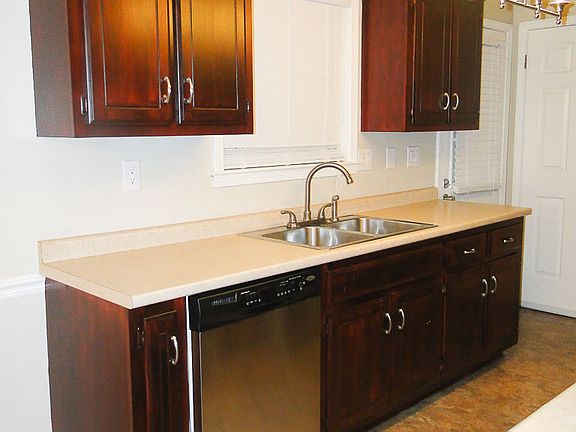 3rd image of 2114 Longlane Dr