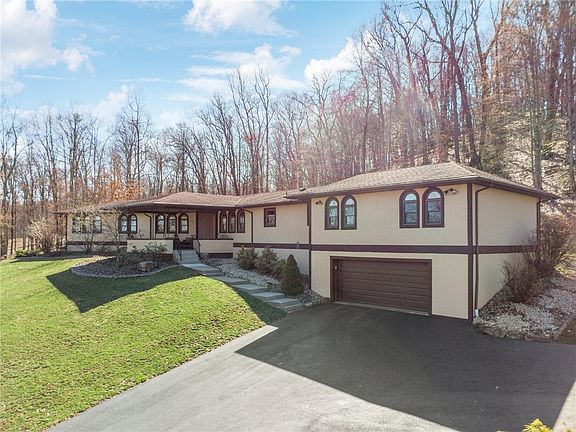 2nd image of 116 Maple Dr