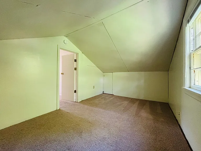 2700 Meadowbrook Dr — Photo 1