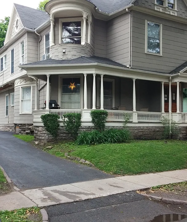 241 Oxford St