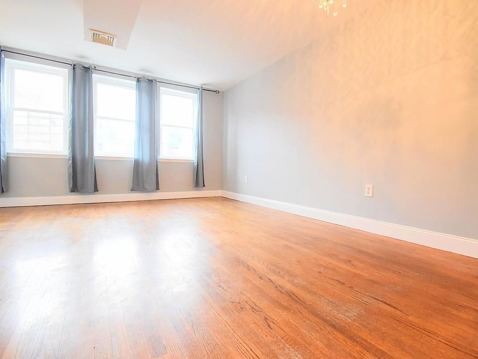 1st image of 115 Sullivan St #2C