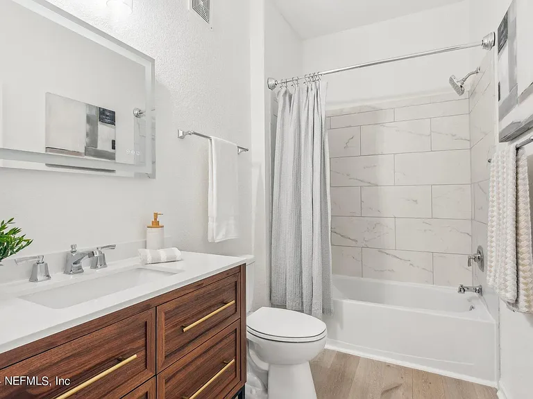 8601 Beach Blvd — Photo 14