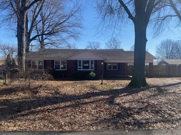 912 E Baker Dr, Kennett, MO 63857