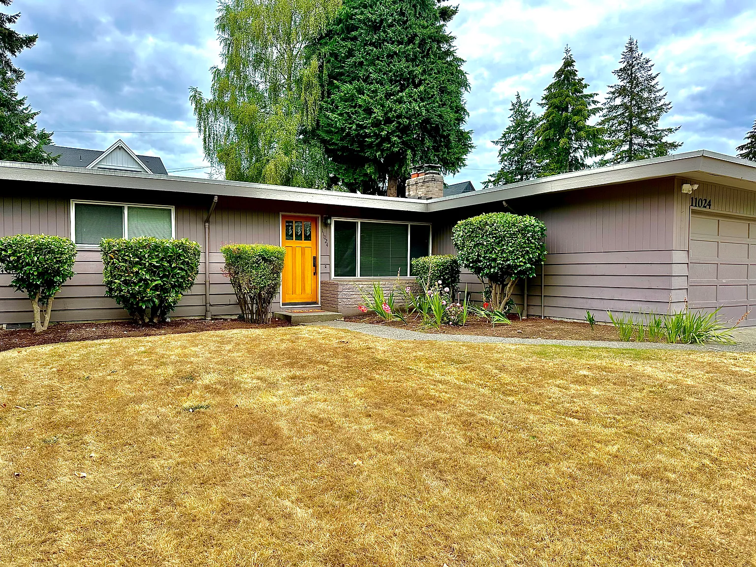 3 bed, 1.5 bath, 1380 sqft, $4,500 — Photo 1