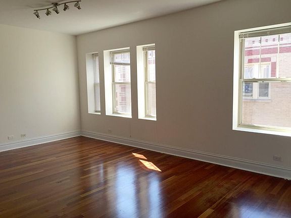2nd image of 5336 N Winthrop Ave APT 2S