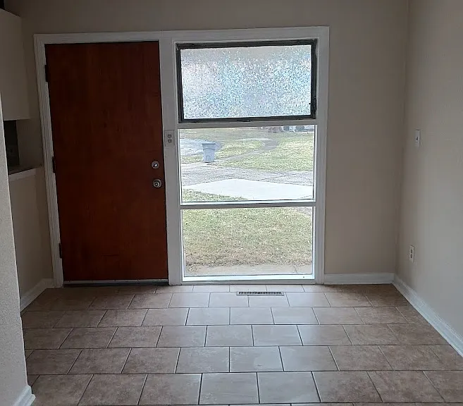 1681-1683 Brentwood Dr #1681 — Photo 9