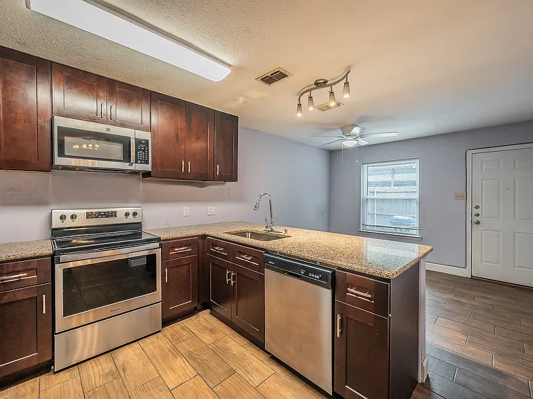 5003 Maryanna Way #D — Photo 30