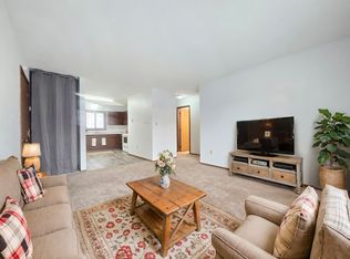 540 2nd St SW APT 201, Jamestown, ND 58401