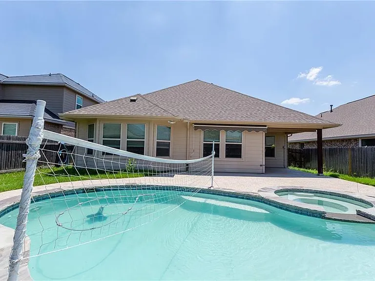 8238 Arezzo Dr — Photo 31