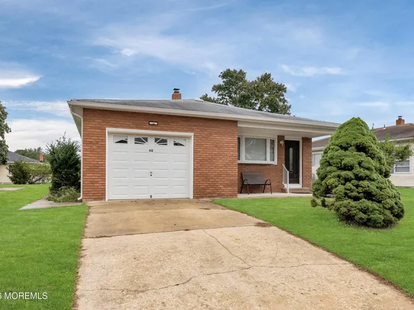 40 Bonaire Drive, Toms River, NJ 08757