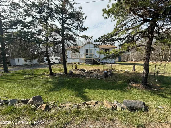 2354 Candlewood Ln, Blakeslee, PA 18610