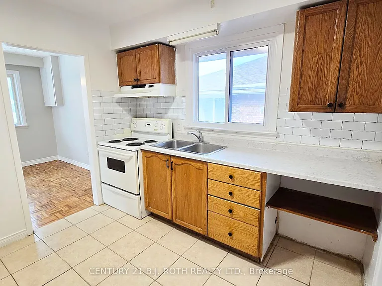 41 Bayview Dr #UPPER — Photo 12