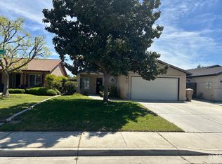5821 Ragusa Ln, Bakersfield, CA 93308