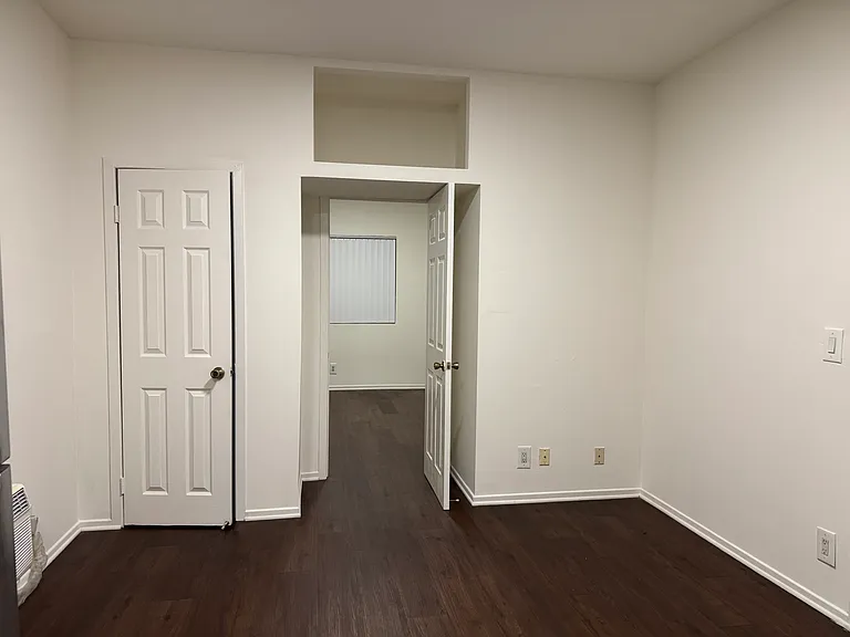 402 S Canyon Blvd #2 — Photo 5