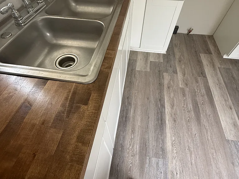1050 Jackson Blvd — Photo 12