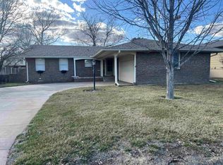 1607 Van Fleet Ln, Great Bend, KS 67530