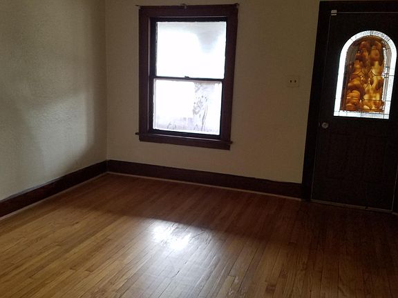2nd image of 2025 Elm St #1