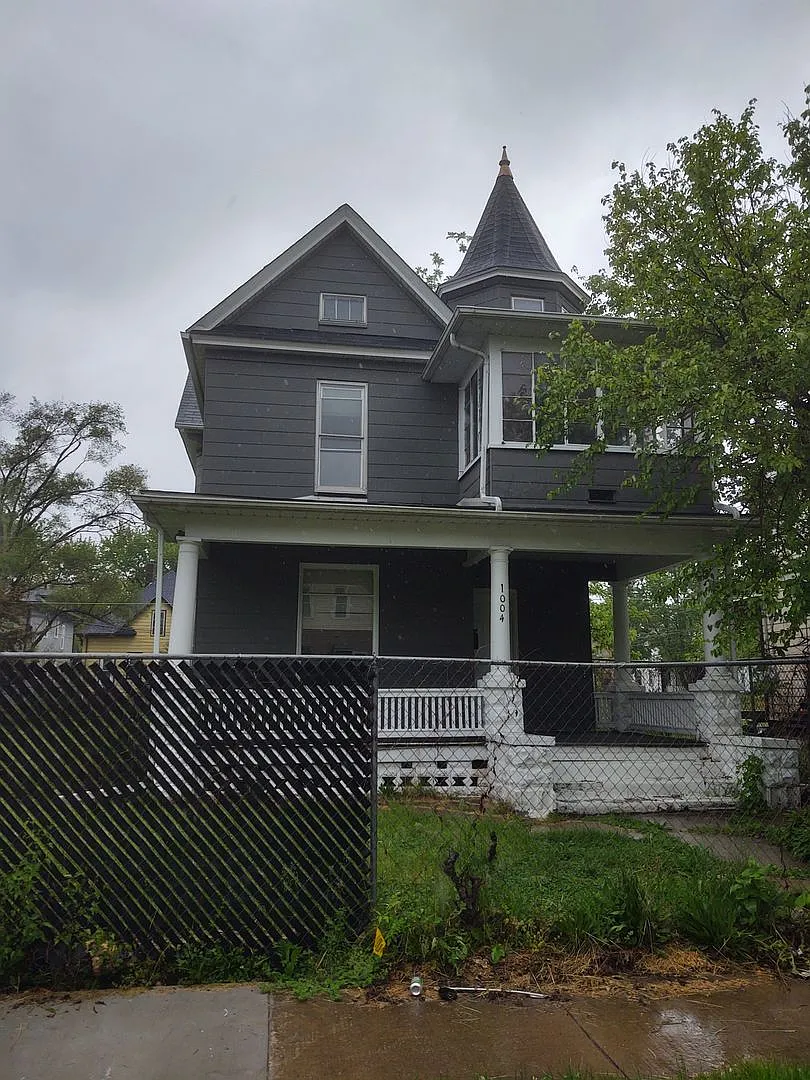 1004 15th St photo 1