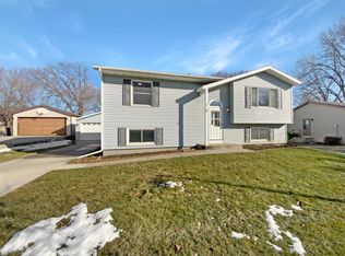 776 41st Ave NW, Rochester, MN 55901