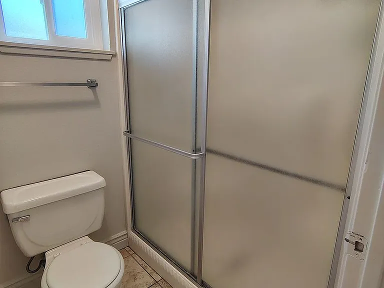 939 Claremont Ct — Photo 14