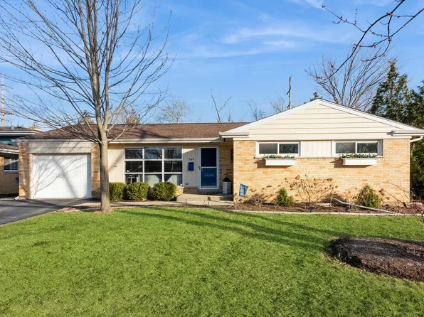 549 E Park Ave, Elmhurst, IL 60126