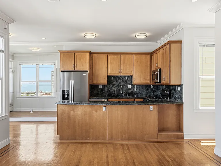 1818 Taylor St — Photo 14
