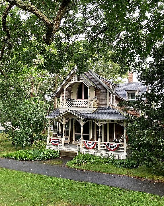 2nd image of 13 Clinton Ave