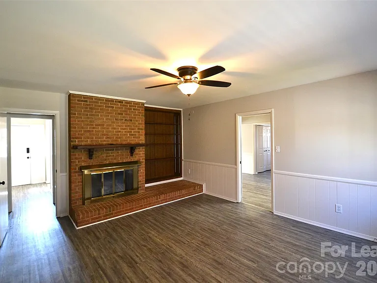 100 Old Farm Ct — Photo 12