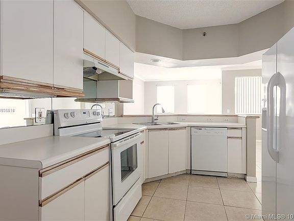 4th image of 3155 SE 184th St #8104