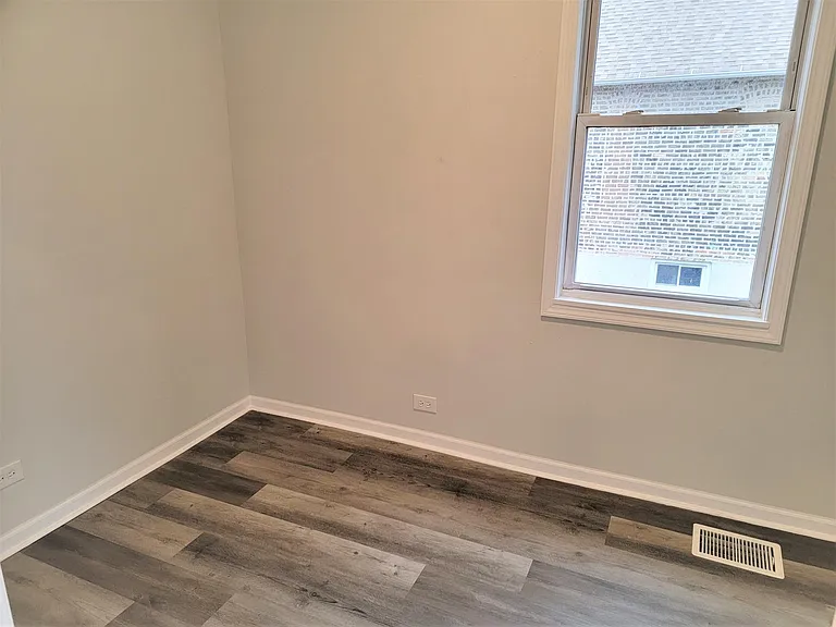 3453 S Lituanica Ave — Photo 14