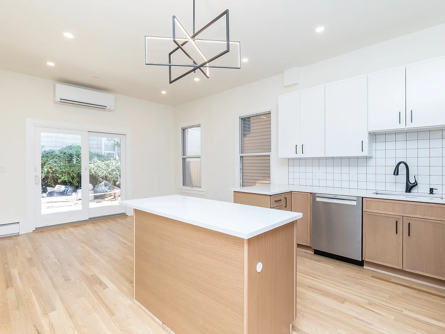 2 bed, 1450 sqft, $3,850 — Photo 3