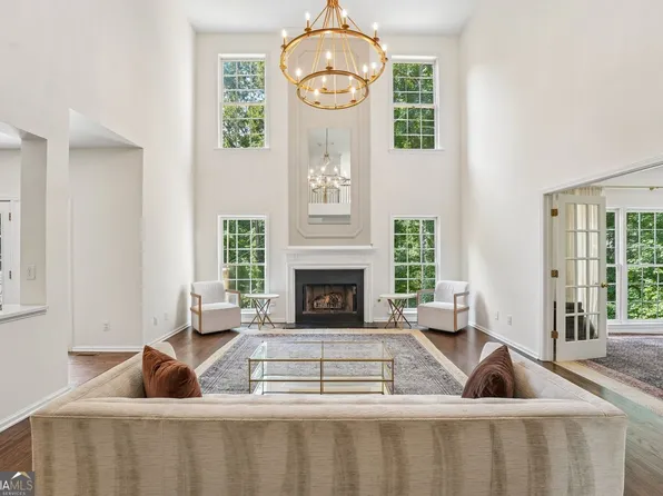 1305 Rosewood Dr, Alpharetta, GA 30005