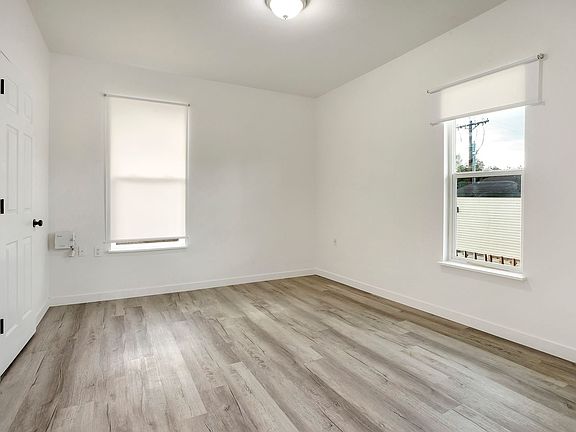 5th image of 450 SE 5th Ave APT 3