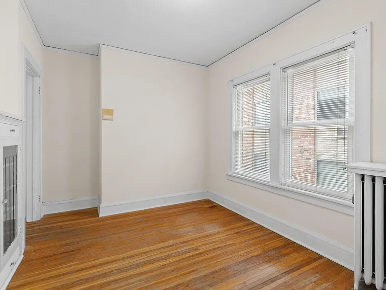 Emmerson Terrace Apartments — Photo 10
